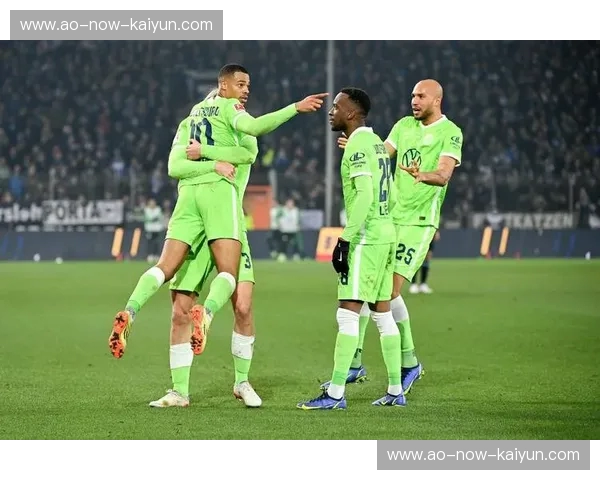 雄鹰戾天还是群狼突围？德甲硬核对话：法兰克福vs沃尔夫斯堡的宿命激战